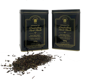 Preview: Darjeeling First Flush Ernte 2024 schwarzer Tee, Premiumqualität 2x 350g in einer für Lebensmittel geeigneten Dose Preview: Darjeeling First Flush Ernte 2024 schwarzer Tee, Premiumqualität 2x 350g in einer für Lebensmittel geeigneten Dose